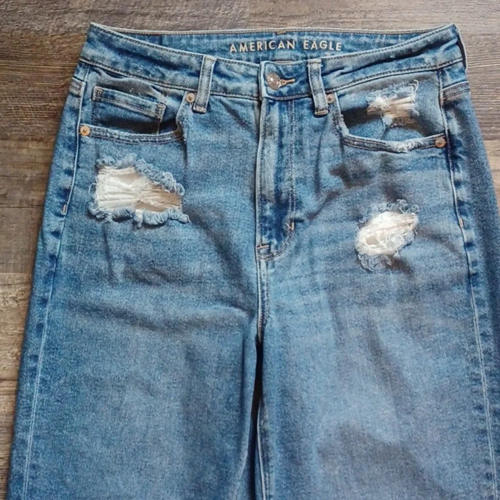 American Eagle Mom Straight Jean - Picture 3 of 9